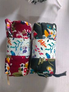 2 Stoles