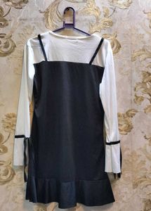 Women&#39;s Top.Size 36.Length 32.Stretchable.