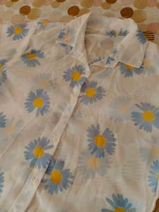Daisy Print Shirt with knot
