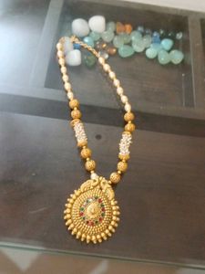 Elegant Gold Tone Necklace &amp; Earring Set