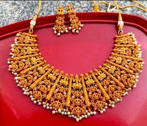 Akhila Necklace