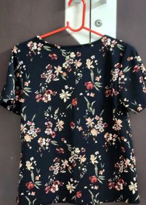Floral Print Top - Casual & Stylish