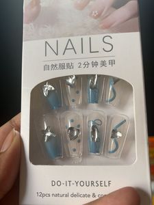 Blue Accent Press-On Nails