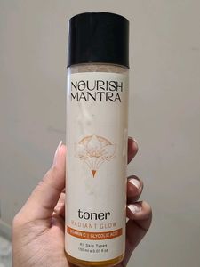 Nourish Mantra Radiant Glow Toner