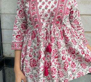 (Size~S)Peplum pink floral top🌻