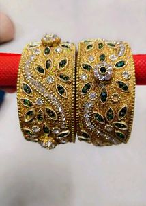Emerald &amp; Gold Bridal Bangles