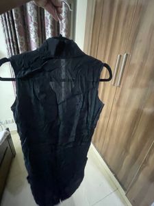 A Casual Black Straight Shift Dress