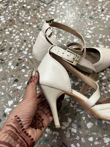 Nude Pensil Heels With Grass Toppers