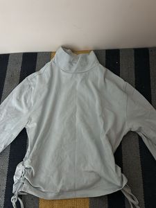 Side Tie-up Forever 21 Crop top!