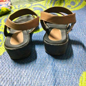 Elegant Brown Sandals