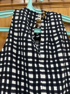 Black And White Sleeveless Top