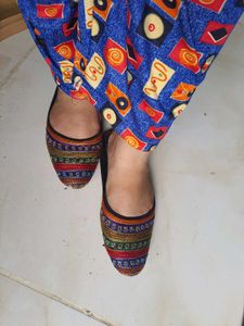 multicolour back open bellies size 6