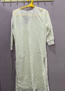 White Floral Embroidered Kurti