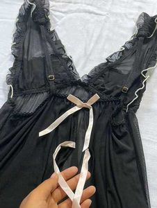Bow Detail Slip