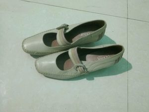 Hotter Beigh Heels