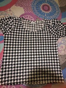 V-neck Puffed Sleeves Printed Black Stylish Top