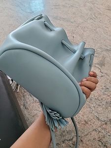 trendy sling bag