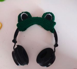Crochet Frog Headphone Cover!!