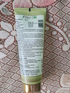 St.botanica Neem  Tea Tree And Basil Facewash