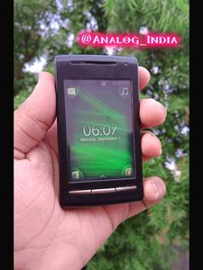 Sony Ericsson Xperia X8 - Vintage Android Phone