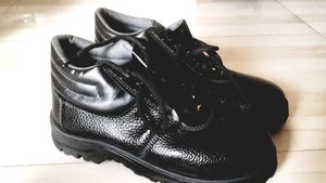 Men 8 Number Black Shooe