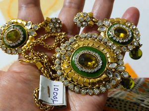 Pendent Set
