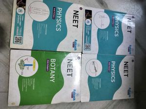 Akash Neet Physics And Biology Books