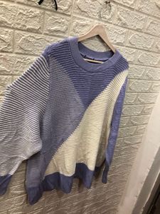 Stylish Lavender &amp; White Sweater🎗️🌷