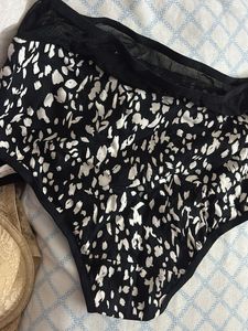 Black &amp; White Print Mesh Trim Panties