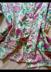 Flowy Cute Shirt🌸