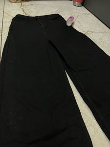 New Black Flarred Jeans🩶