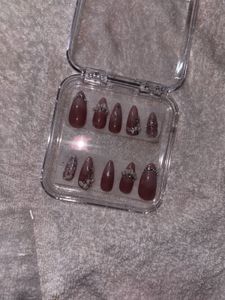 Press-On Nail Set