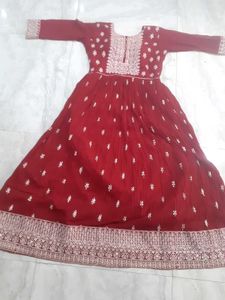 Elegant Maroon Gawon