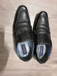 Men&#39;s Black Leather Formal Shoes