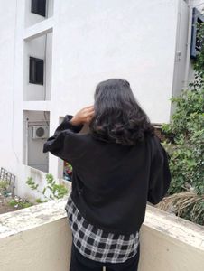 Black Sweatshirt