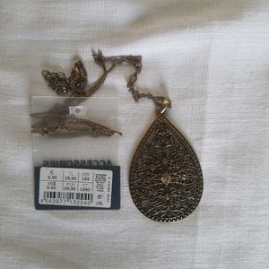 Golden Pendant Necklace