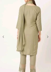 Anouk Kurta Only. Can Be Paired With Jeans.