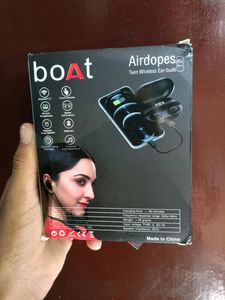 Boat Airdopes T2 With Power Bank.