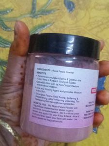 Rose petals powder
