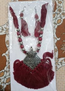 Beautiful Maroon Neckpiece (Necklace) With Earing