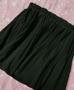 Black Pleated Short Skirt