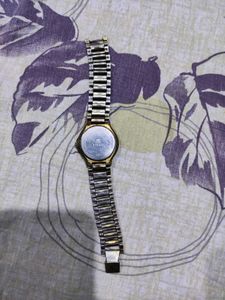 Stylish Two-Tone Vintage Watch