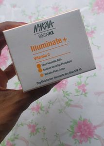 Nykaa Skinrx ILLUMINATE VITAMIN C DAY MOISTURIZER