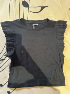 Ruffled Sleeves Crop Top