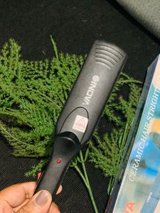 Inova Ceramic Hair Straightener