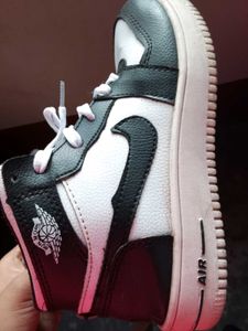 Jordan 1 Mid White Black Brown
