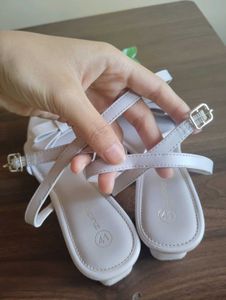 Bow Tie Sandals /Hells Of ZUDIO