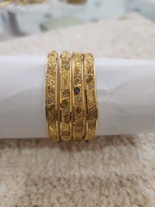 1mg GOLD BANGLES