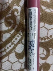 MILA BEAUTE Pout It Out Matte Lip Crayon