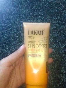 Lakme Sun Expert Super Matte SPF 25